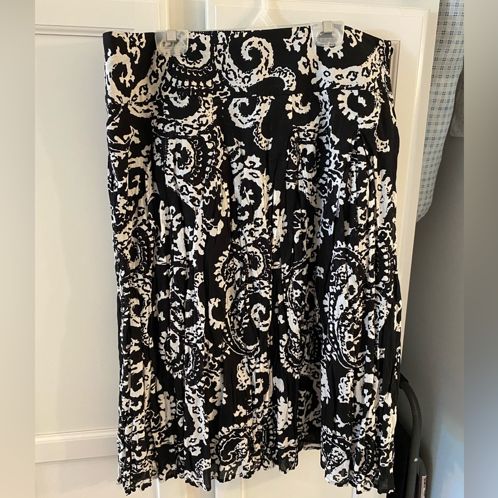 Jones New York collection size 12 pleated skirt
